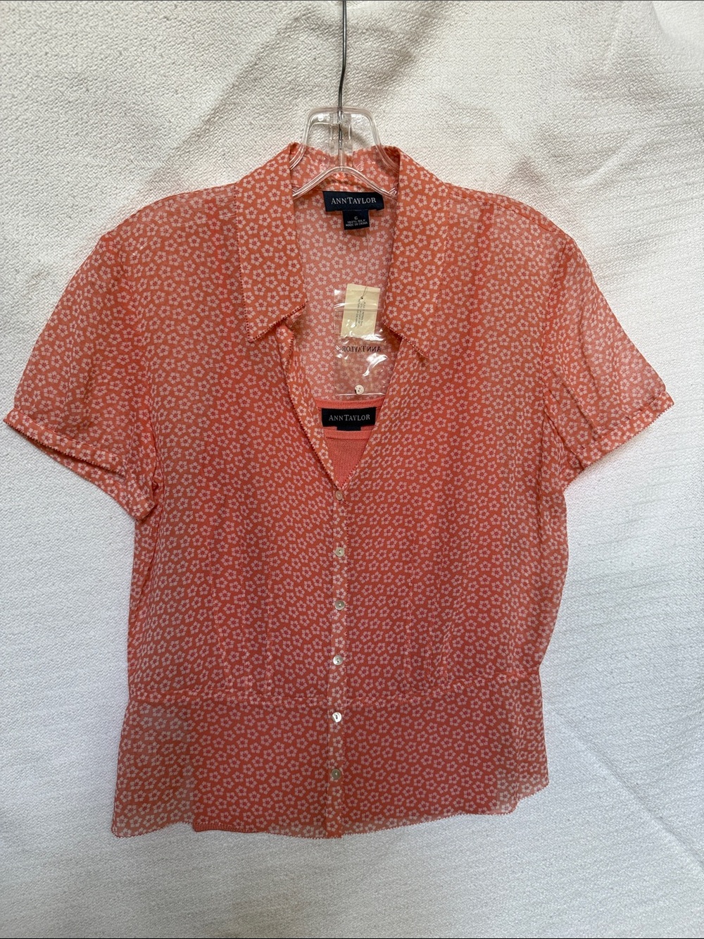 Ann Taylor Coral Short-Sleeve Button-Front Shirt with White Floral Print